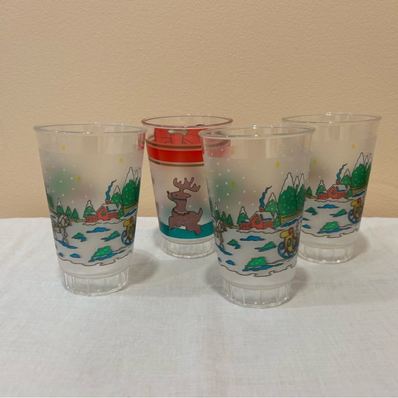 Set Of 4 Acrylic Christmas Horse/Sleigh & Reindeer Tumblers/Drinking Glasses CCI - Picture 2 of 6